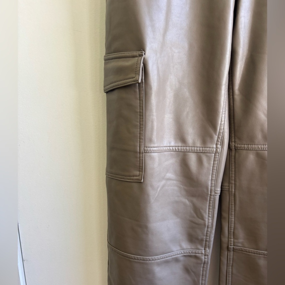 Abercrombie and Fitch Curve Love Vegan Leather 90s Relaxed Pants 6 boho grunge - Picture 3 of 7